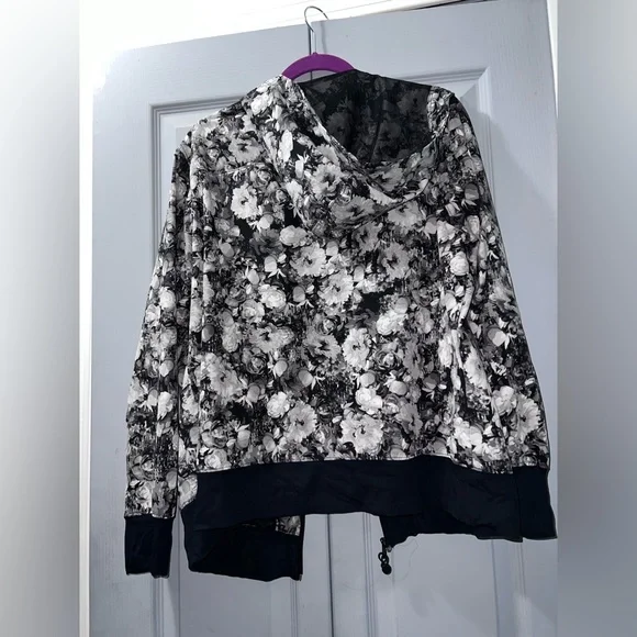 Lane Bryant LIVI Active Woman's 14/16 Hooded Lightweight Jacket - Picture 4 of 5